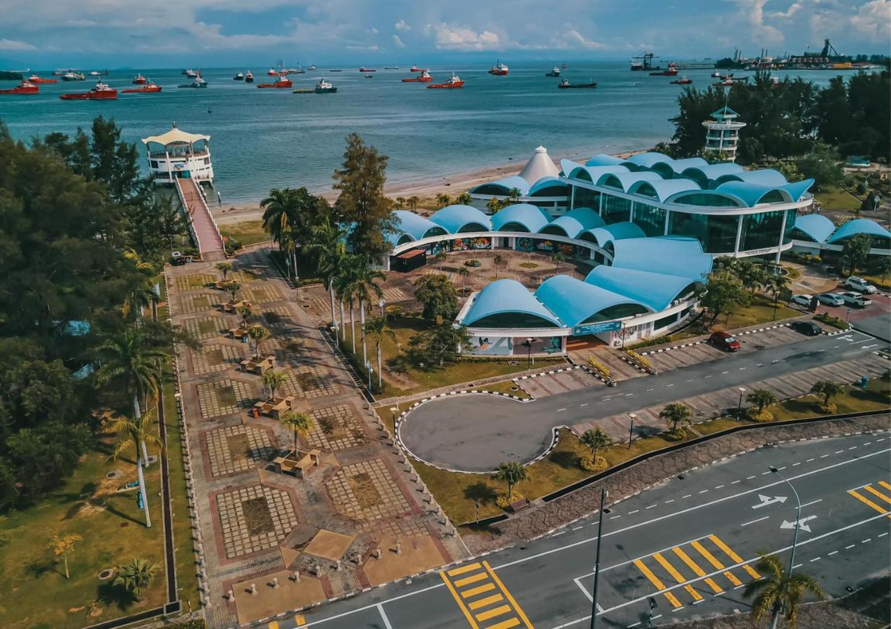 Hotel Labuan Point Exterior photo