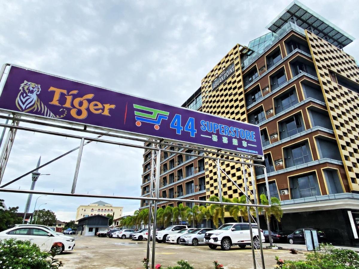 Hotel Labuan Point Exterior photo